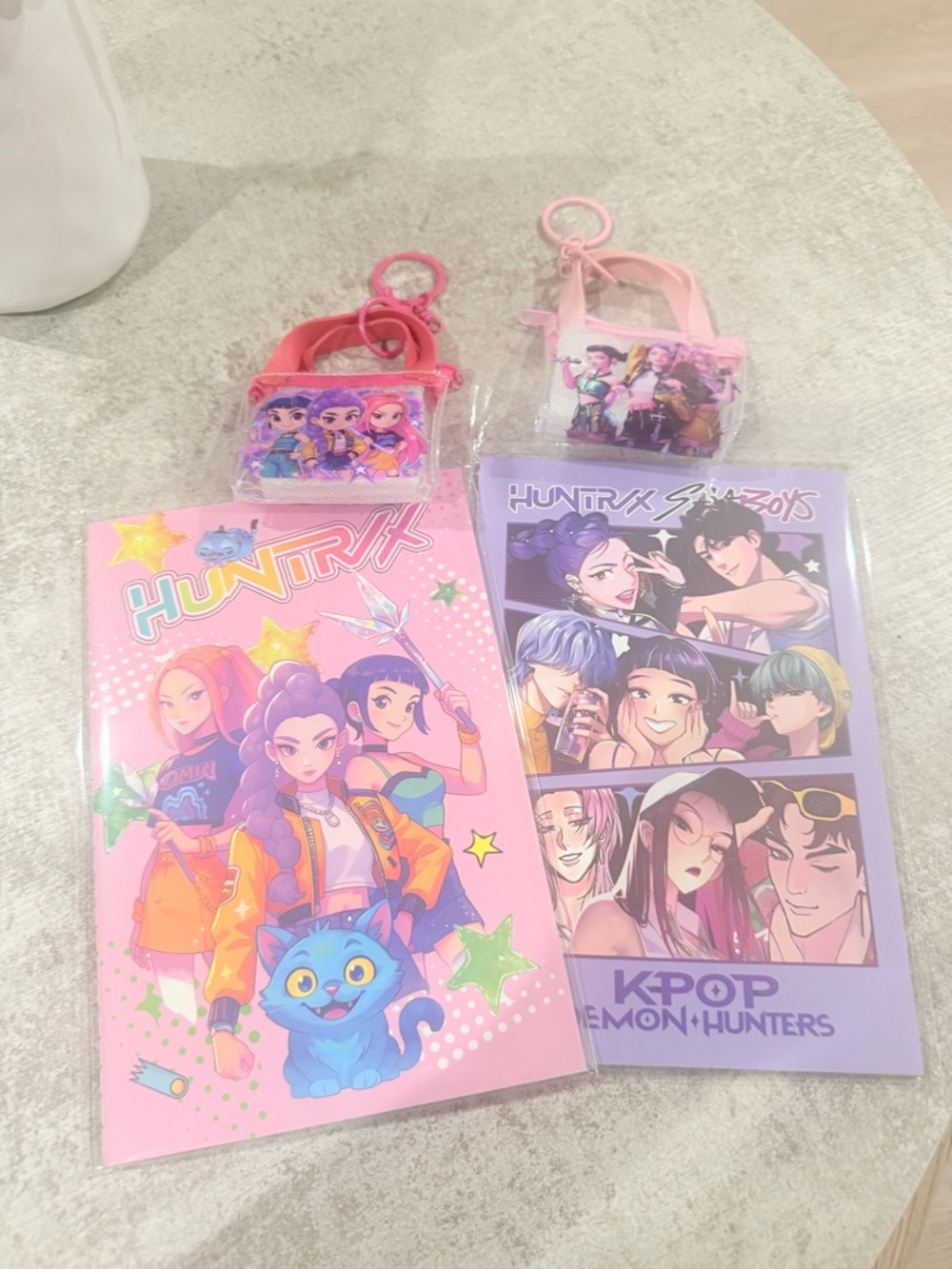 4 piece lot Kpop demon hunters Huntrix Saja boys 2 notebooks Purse Keychain gift